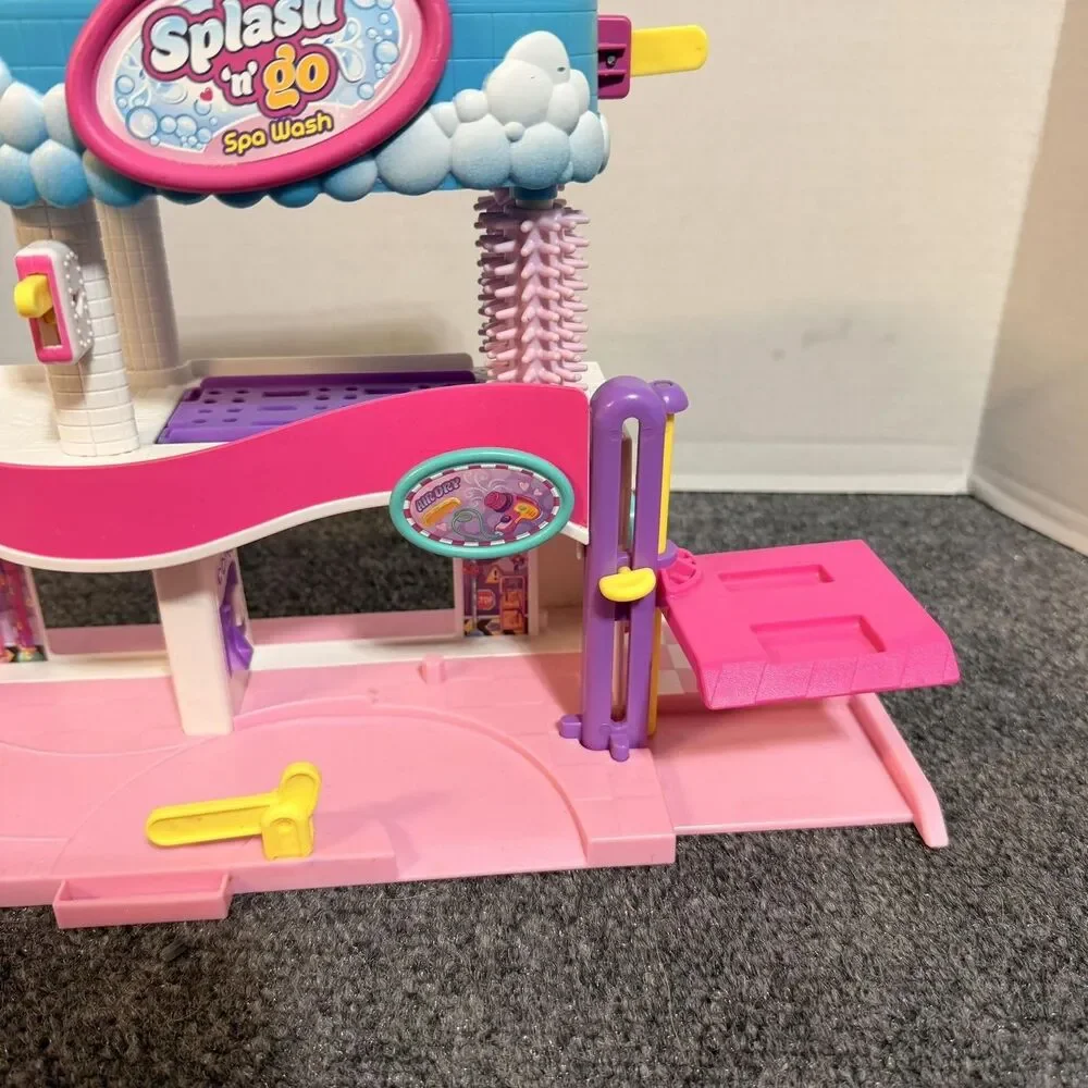 Shopkins Cutie Cars Splash 'n' Go Spa Wash Playset Moose Pink Car Wash Toy